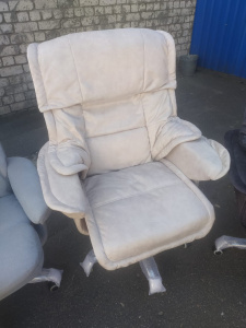 Кресло Sofas Аликанте кант молоч велюр гоя нов крестовина хром металл
